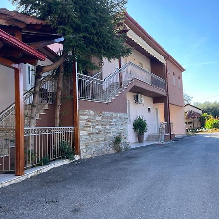Voras Apartments Káto Loutrákion Dış mekan fotoğraf