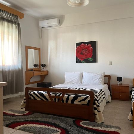 Voras Apartments Káto Loutrákion Dış mekan fotoğraf
