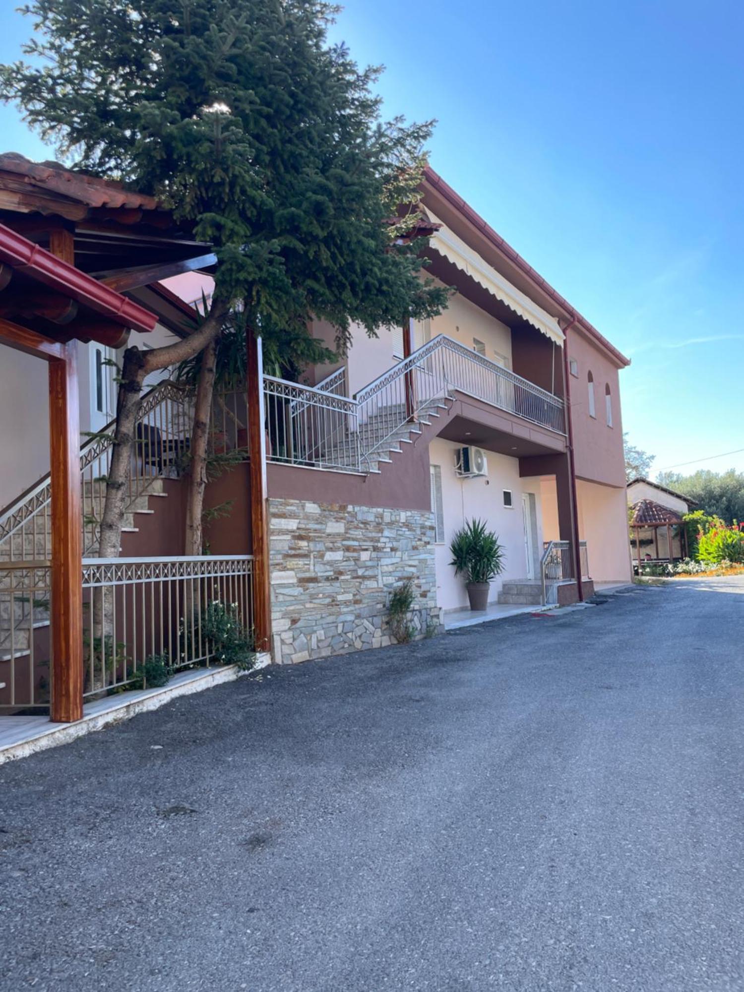 Voras Apartments Káto Loutrákion Dış mekan fotoğraf