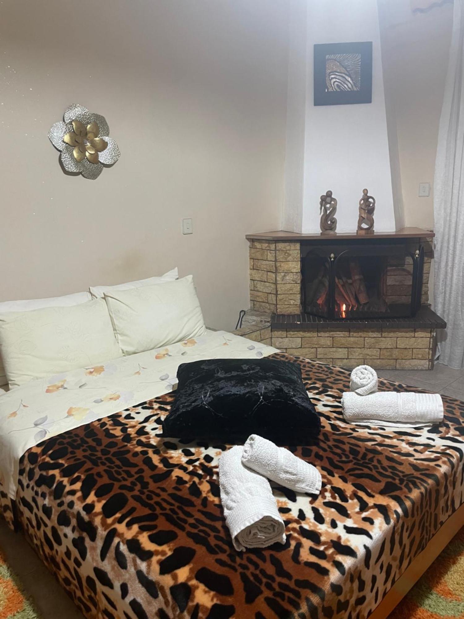 Voras Apartments Káto Loutrákion Dış mekan fotoğraf