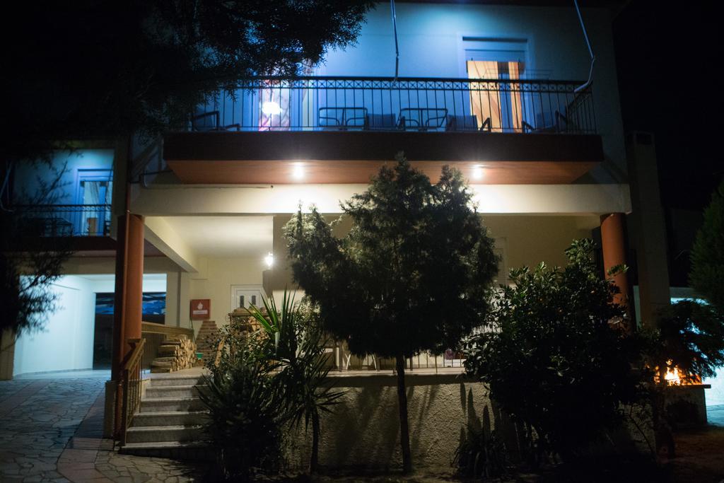 Voras Apartments Káto Loutrákion Dış mekan fotoğraf